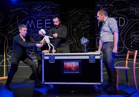 meetfred-hijinx-slideshow-credit-holger-rudolph01